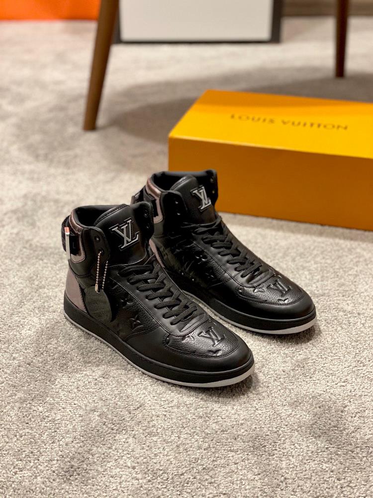 lv Rivoli High Top Sneakers with Top QualityThis sports shoe is made of embossed calf leather import