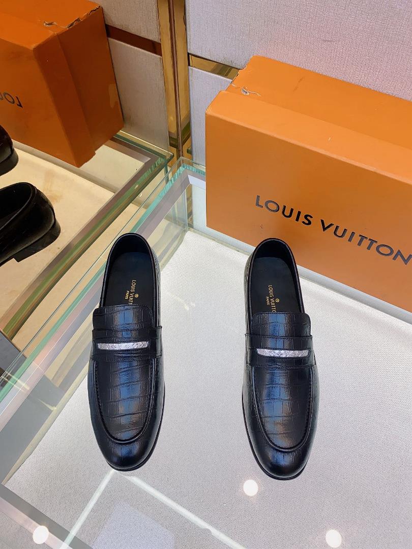 Lv brand  leather outsole SAINT GERMAN Slipon shoe This Slipon shoe leather shoes use imported bea