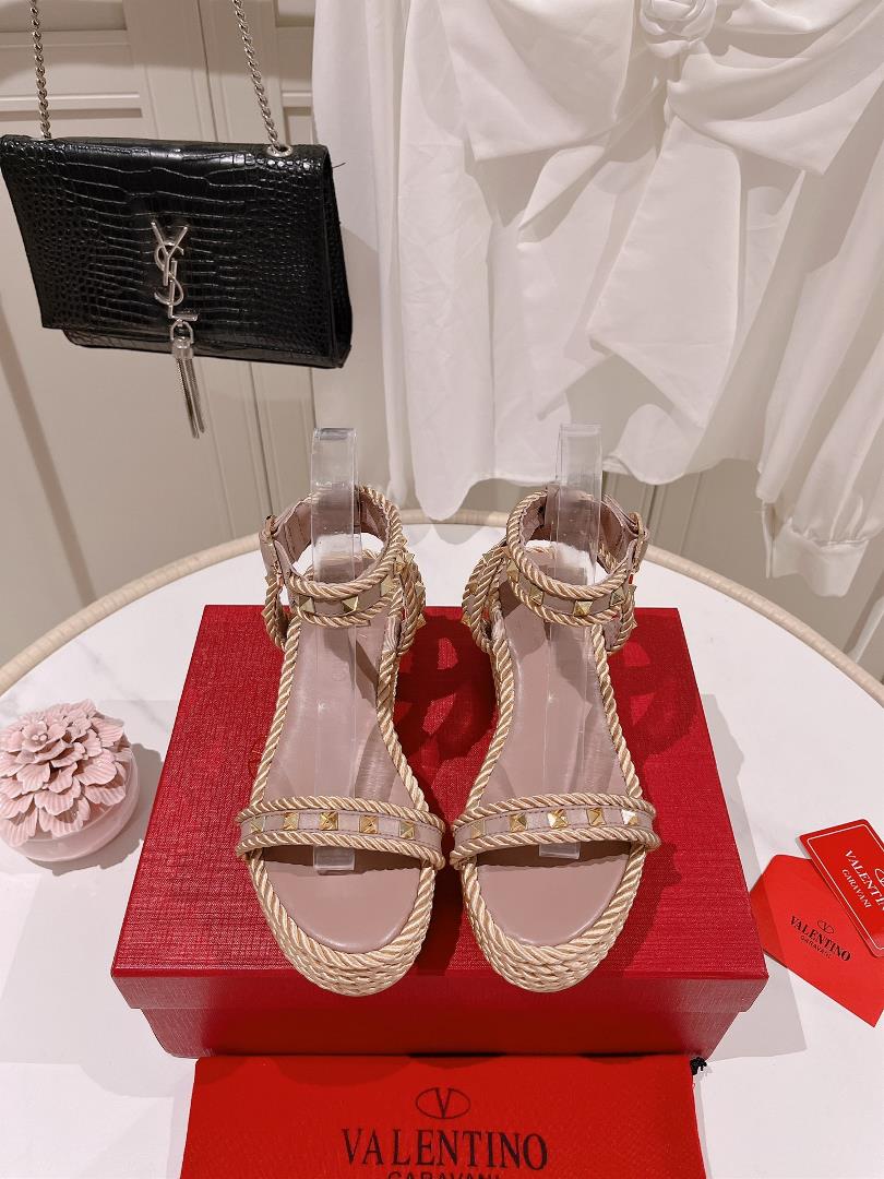 The highest version in the market exclusive new model 2023 the latest Valentino womens sandals Va