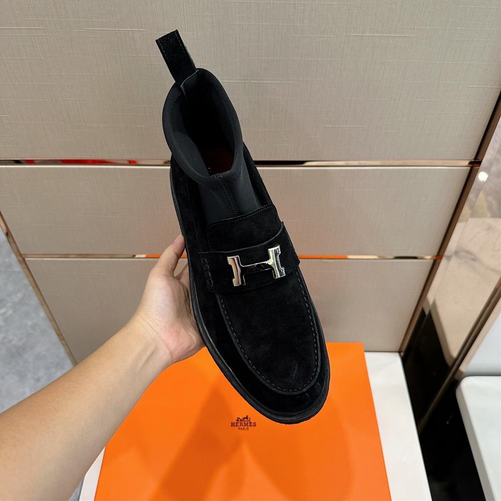 My personal experience with Hermes shoes and Guillaume cowhide has been nothing short of e