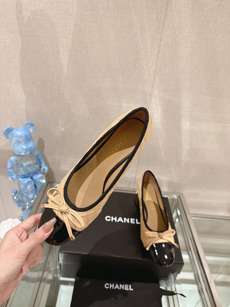 Chanel 23 FW New Small Fragrance Square Headed Single Shoe Electric Embroidery Lingge Dou