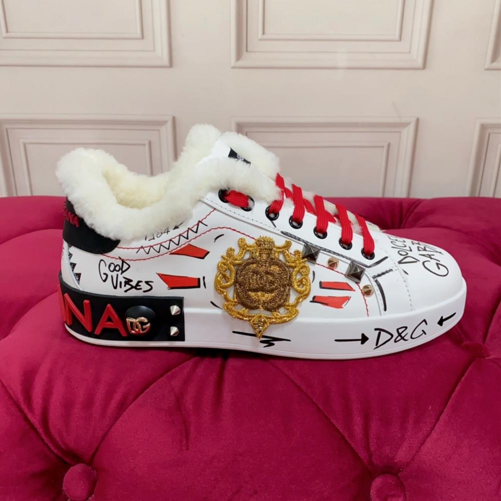 Maoli is a customized highend version of highquality brand soles DOLCE GABBANA a topl