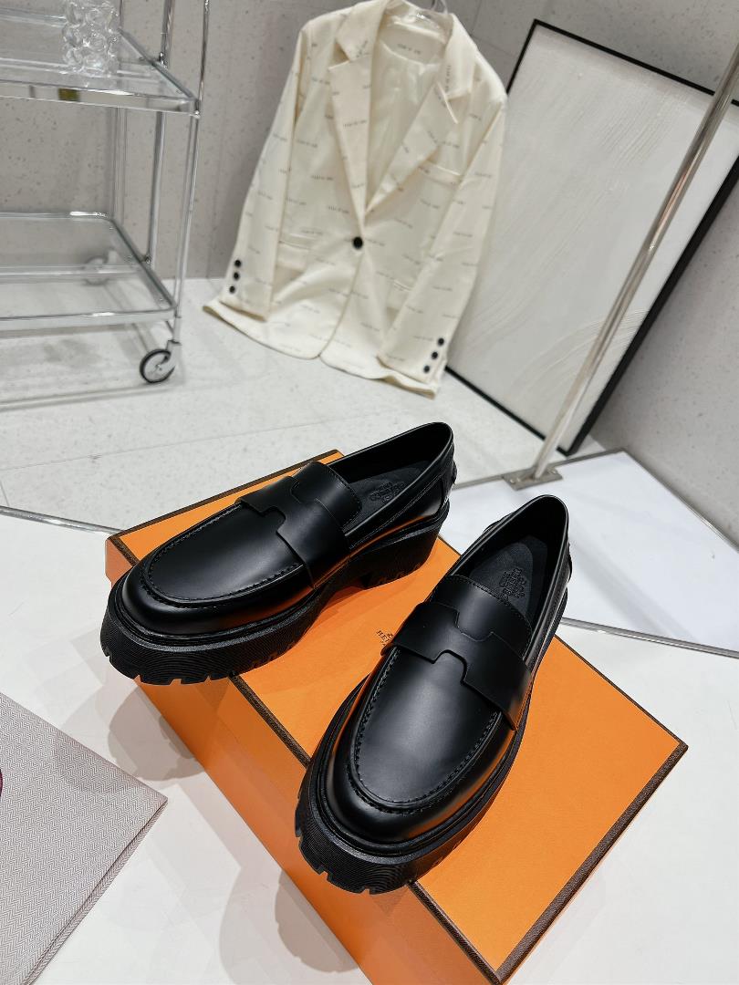 Hermes Hs new thick soled Slipon shoe in autumn 2023 are simple elegant and advanced v