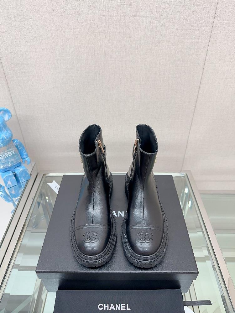 23Ss Autumn and Winter New Channel Small Fragrance Smooth Face Double C Buckle Short Boots