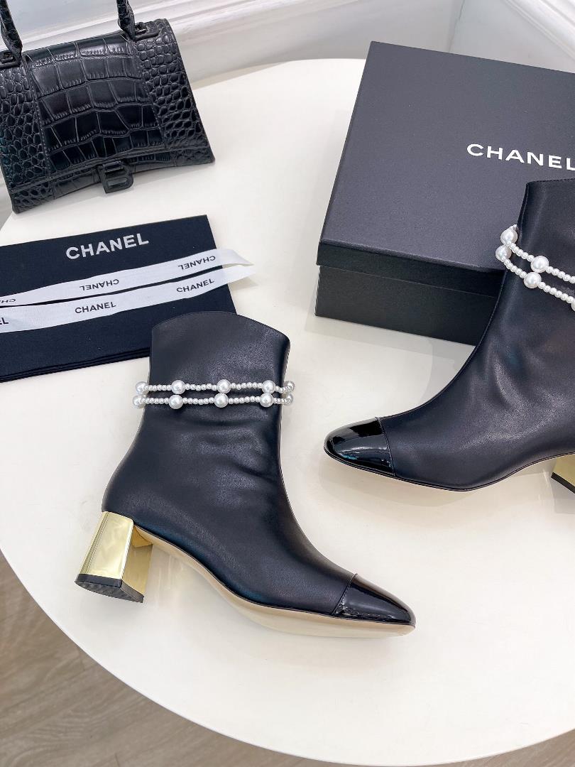 chanel 2023 autumn and winter new product counter explosion pearl chain rough heading boot