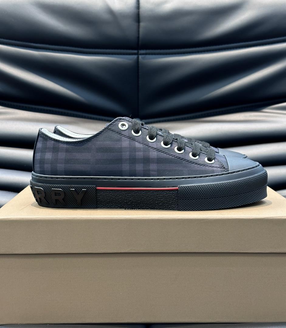 The B family mens classic low top sports shoes are updated with Vintage vintage plaid cot