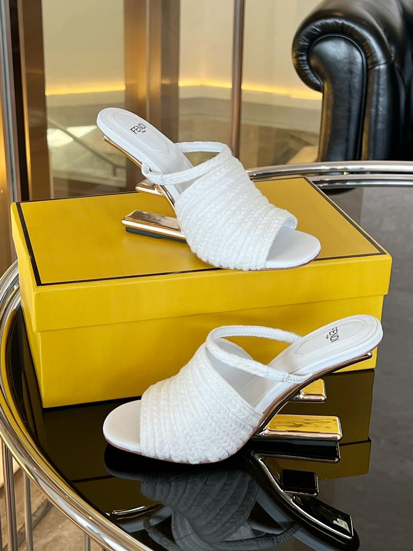 FENDi First Sandals Premium OriginalExclusive source this design with a strong sense of comfor