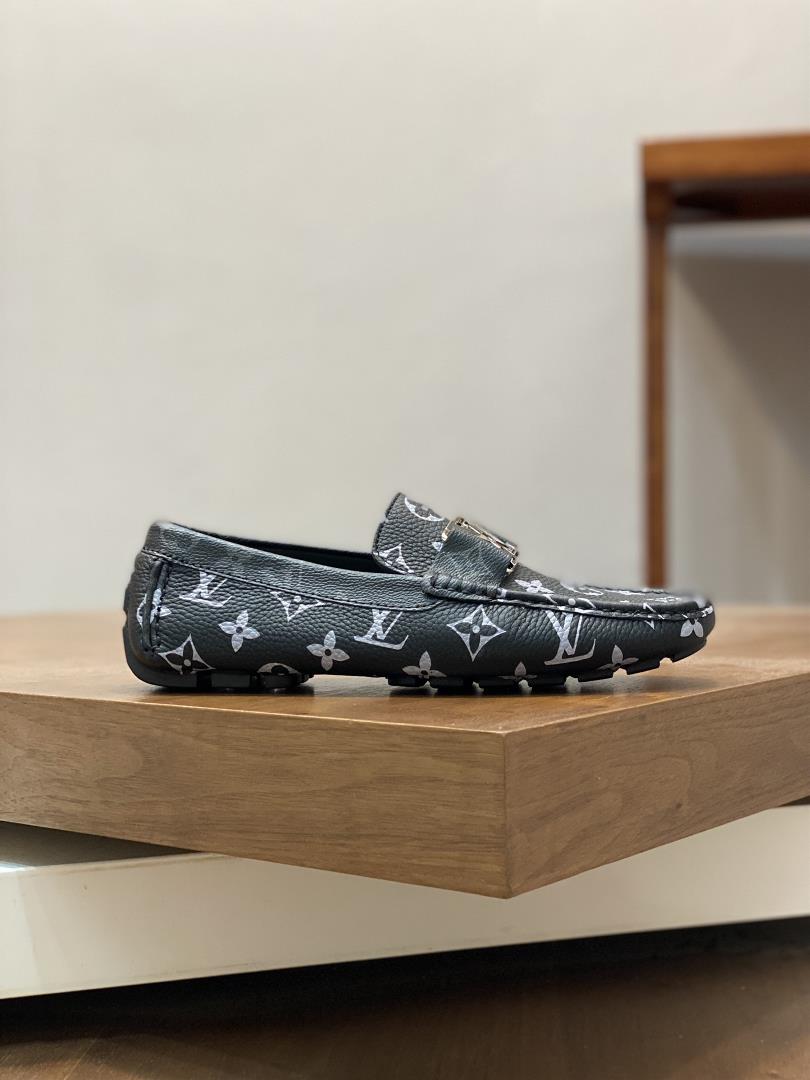 Louis Vuitton LUXEMBOURG SAMOTHRACE series of bean shoes made a remarkable debut on the s