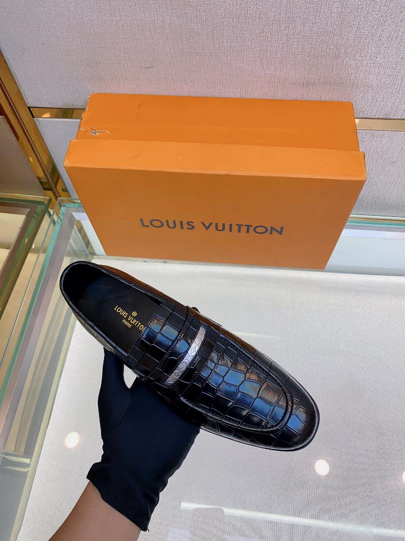 Lv brand  leather outsole SAINT GERMAN Slipon shoe This Slipon shoe leather shoes use imported