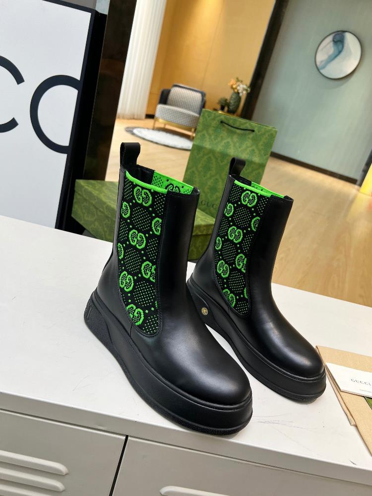 The factory price GUCCI2023 and the new model is on the market The Gucci Martin boots co