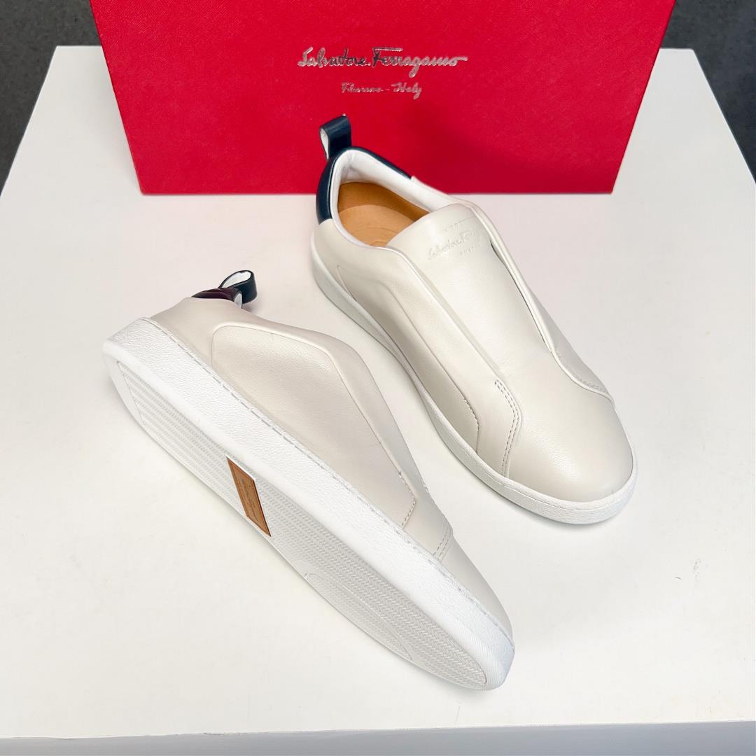 salvatore Ferragamo SpA 2023 mens new casual sneakers are fashionable sporty charmin