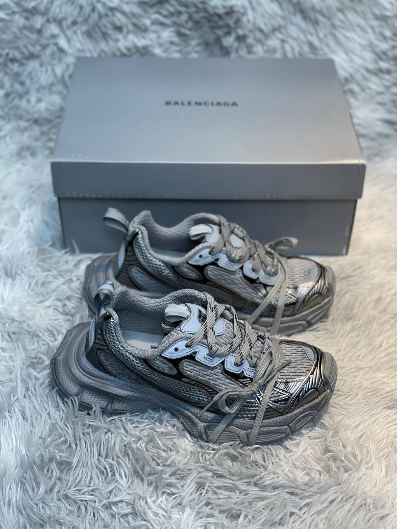 High version Balenciaga Balenciaga Balenciaga sneakers Grey BlueFrench highend luxury brand BALENCI