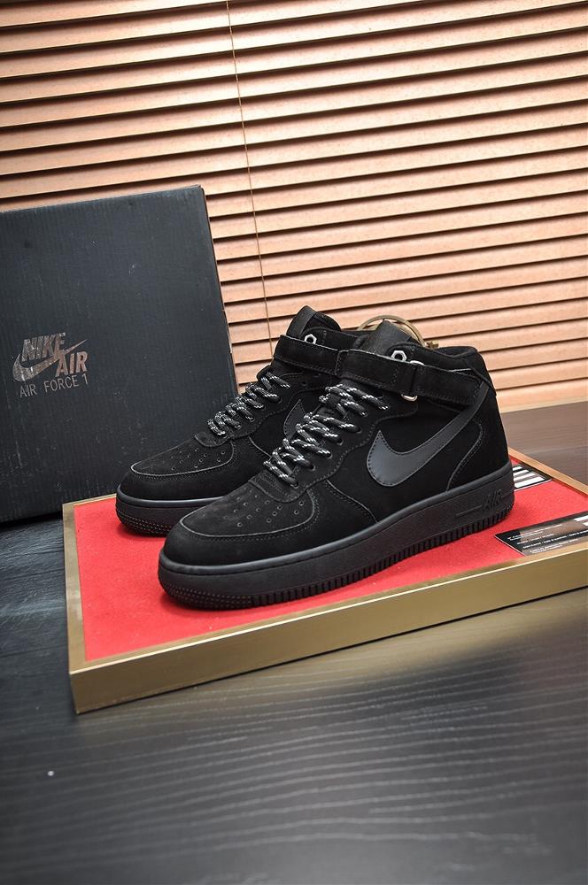 The Nike Air Force 1 Plus Maoli Couples Air Force One High Top Low Top Full Series Sports Board Shoes are made of specially supplied NAPPA leather ma