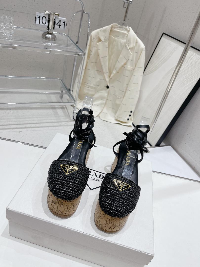 The latest original prada Prada new roman woven wood grain thick soled sandals are released The lat