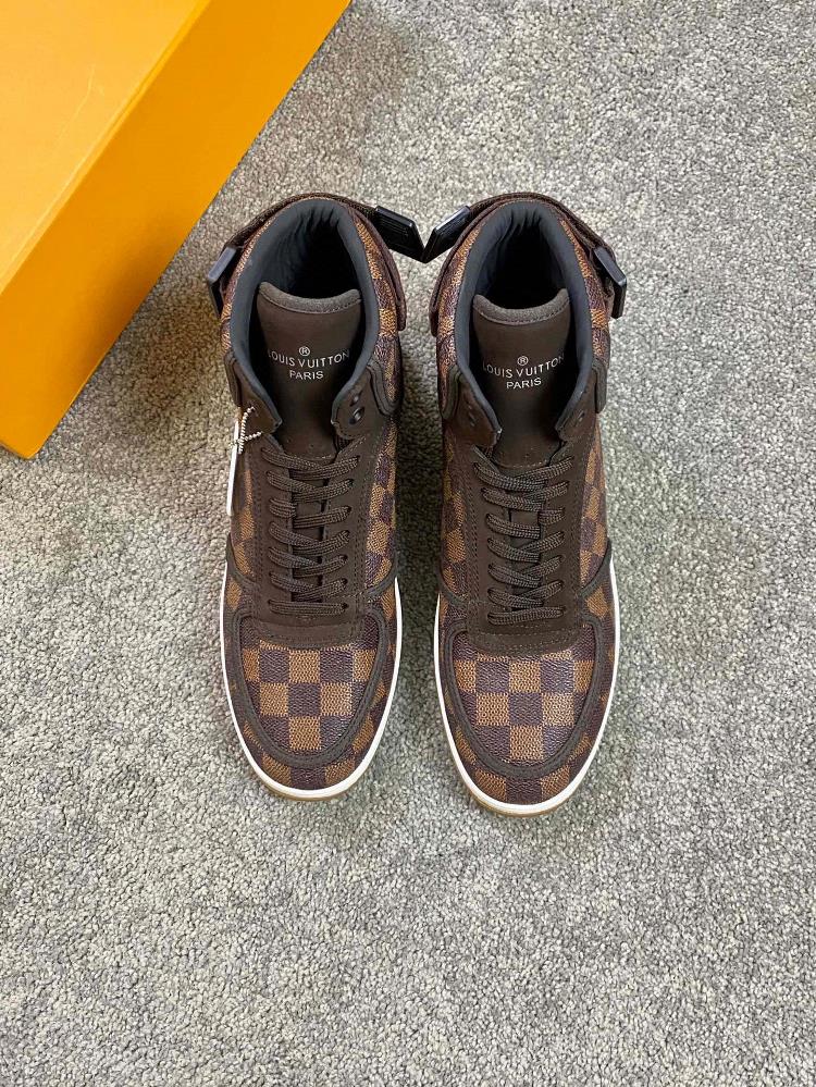 LV Rivoli High Top Sneakers with Top QualityThis sports shoe is made of Monogram rainbow c