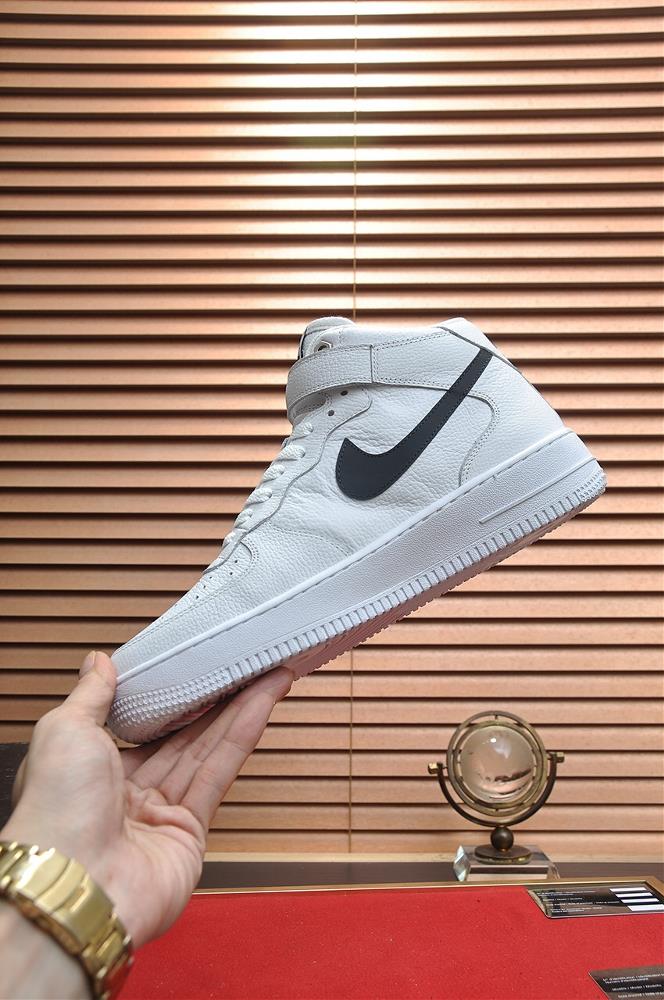 Additionally the couples Air Force One in NAPPA leather showcases the perfect balance of