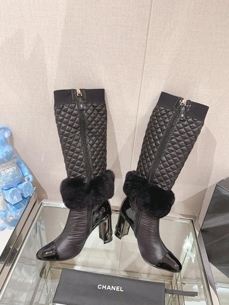 Xiaoxiang Chanel Autumn and Winter Down Loop High Heel BootsThe down bun feels warm and li