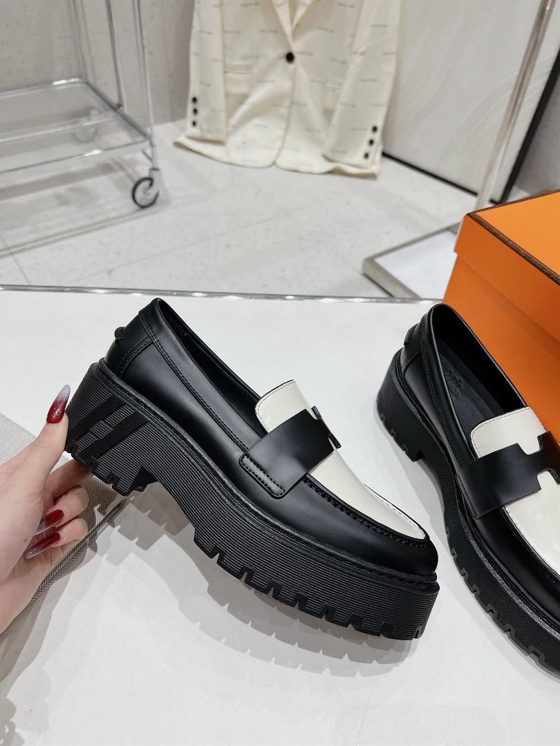 Hermes Hs new thick soled Slipon shoe in autumn 2023 are simple elegant and advanced v