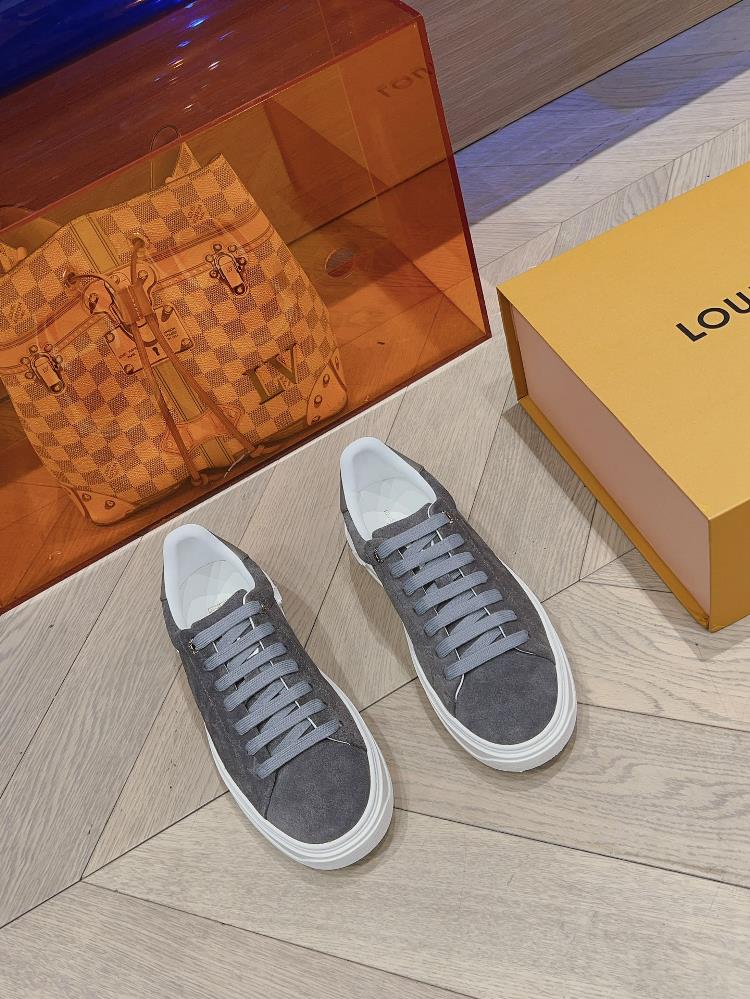 LV Shoes The Epitome of Fashion and Style