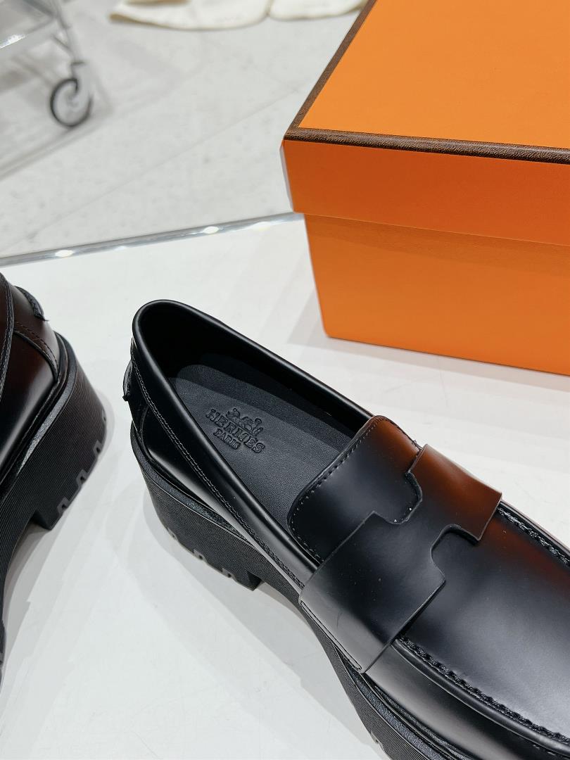 Hermes Hs new thick soled Slipon shoe in autumn 2023 are simple elegant and advanced v