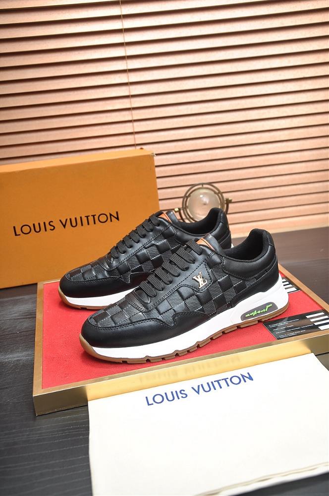 LOUIS VUITTON LV The official website of Louis Vuitton is proud of the same product and the original LV factorys cowhide material is popular 11 or