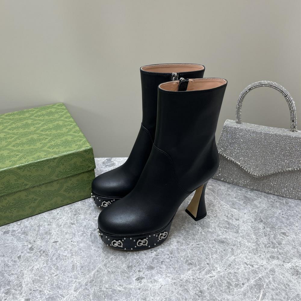 Top level version GUCCI 2023 New Waterproof Platform Fashion Womens Boot Show GG Rivet Applique Horseshoe Heel Leather SoleOriginal development of a