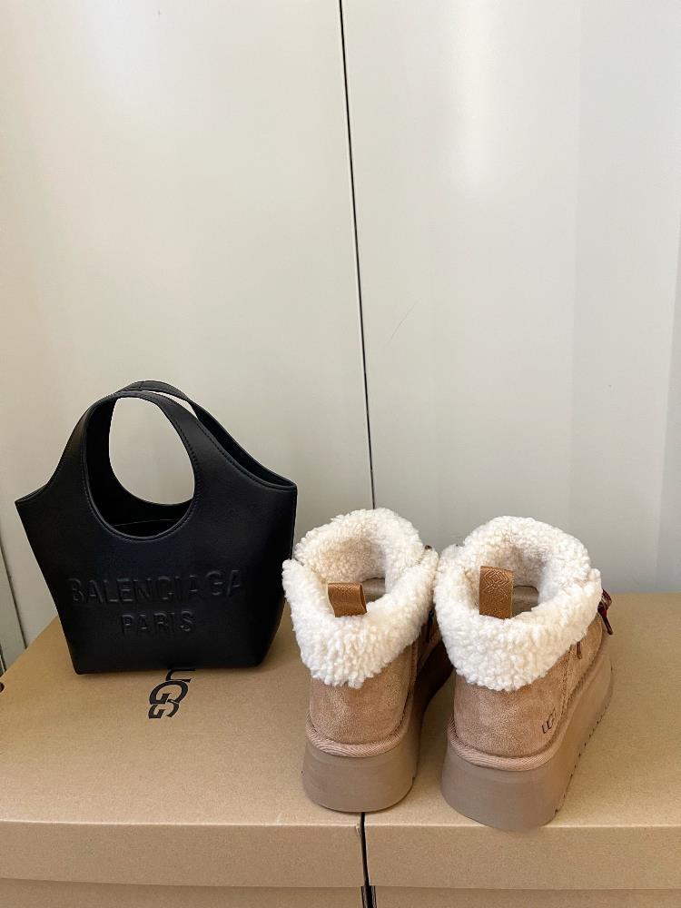 The first thing that sets these boots apart from others is their personalized fit Ugg und