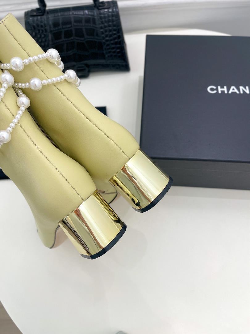 chanel 2023 autumn and winter new product counter explosion pearl chain rough heading boot