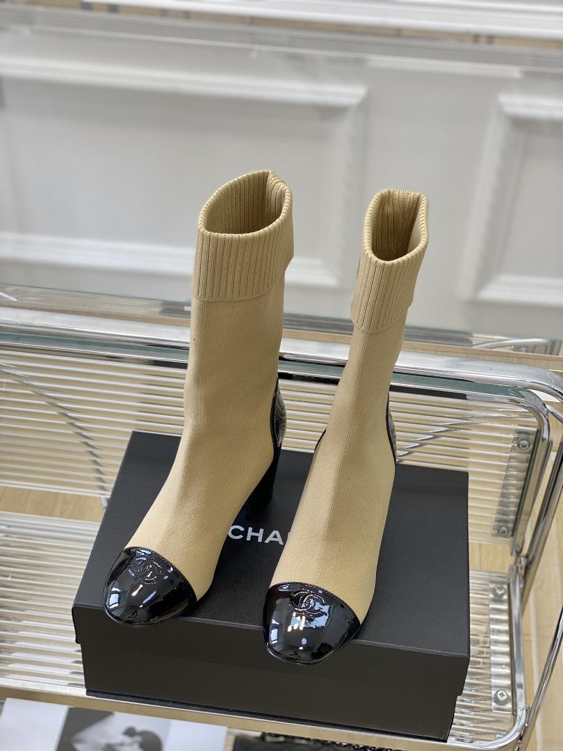 Chanel New Sock BootsThese socks and boots really look good at first glance8cm put on a whole long