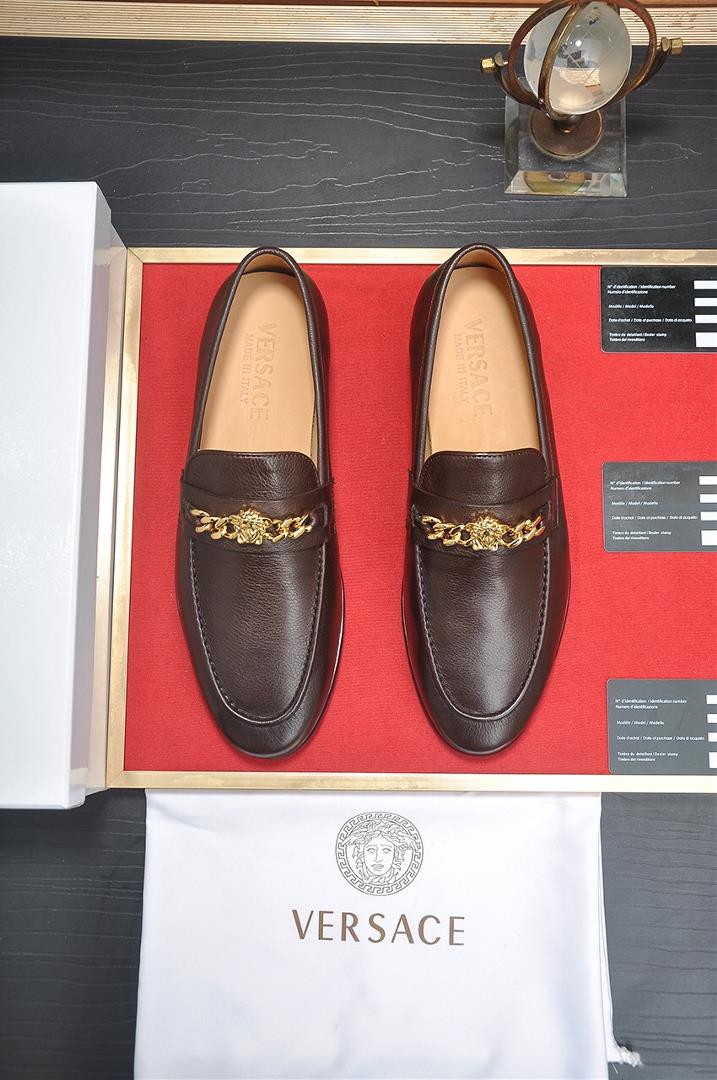 Versace All Cow Lining Versace Shoppe was launched at the same time new mens shoes and fabrics wer