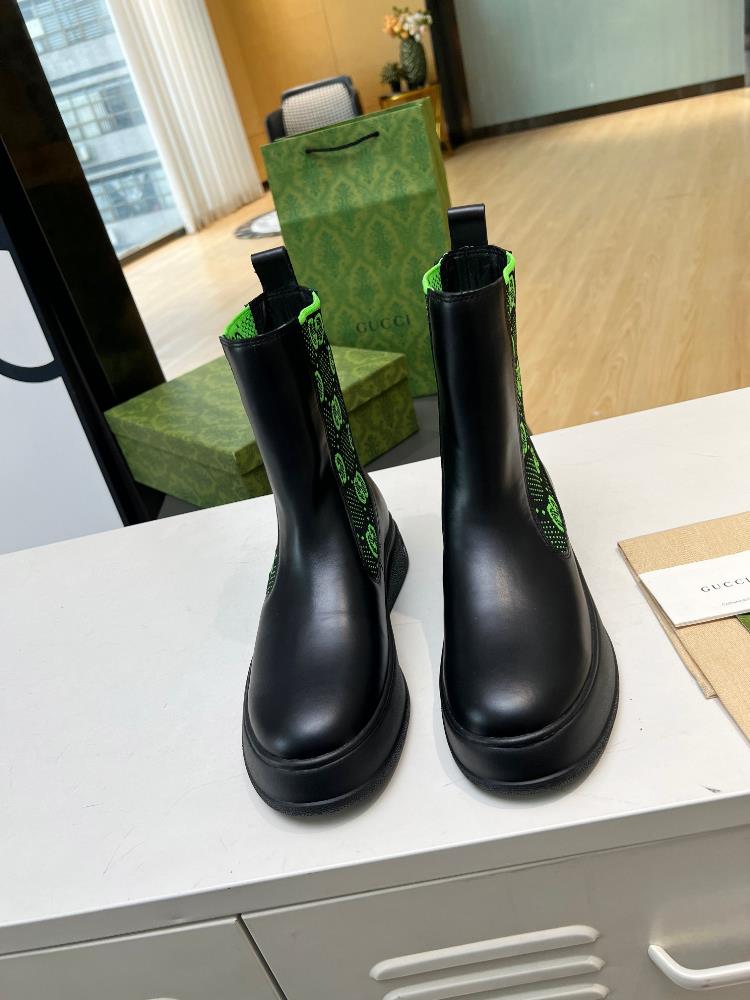 The factory price GUCCI2023 and the new model is on the market The Gucci Martin boots co