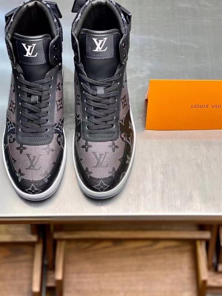 LV Rivoli High Top Sneakers with Top QualityThis sports shoe is made of embossed calf leat