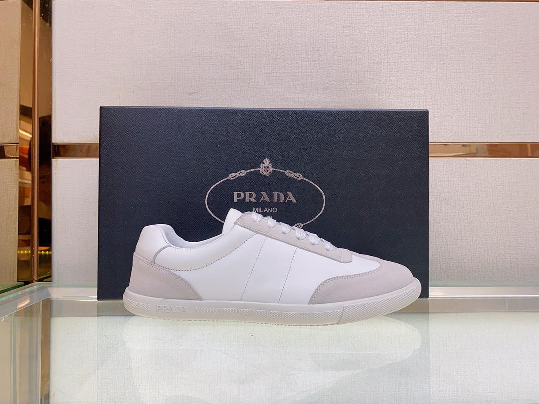 A luxury item from the A family a highend mens fashion and sports series made of imported calf