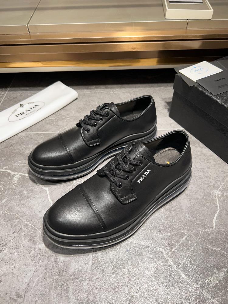 Prada Chelsea Mens Shoe Super A Goods This Chelsea shoe is equipped with an air cushioned thick so