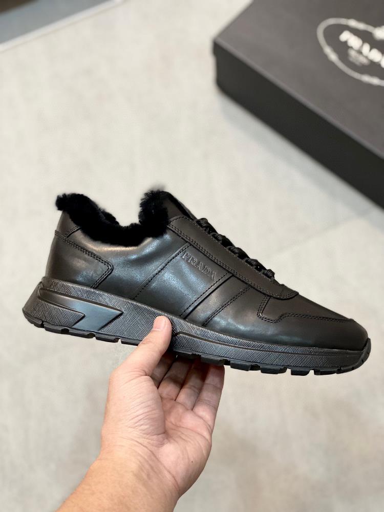 Prada Mens Lace Up Sports Shoes in Leather and Fur for Autumn and WinterTop quality impo