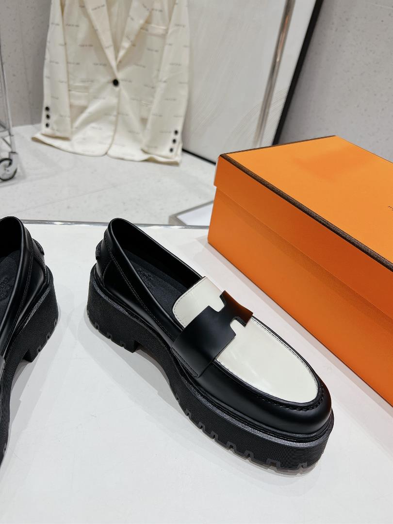 Hermes Hs new thick soled Slipon shoe in autumn 2023 are simple elegant and advanced v