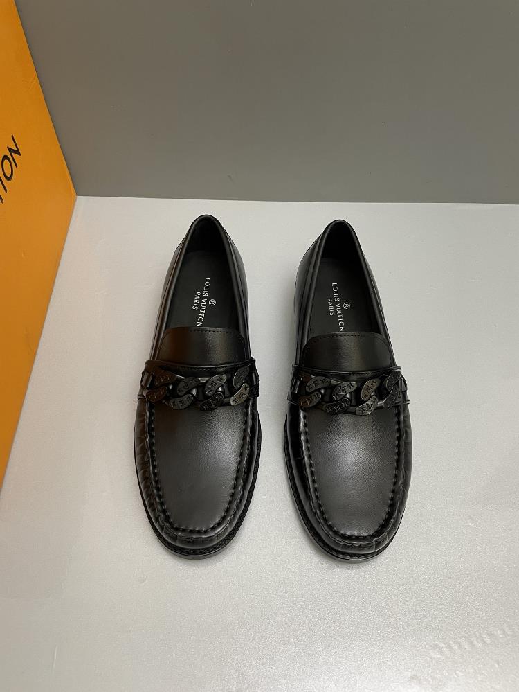 L Family Major Handmade Lefu Shoes with Genuine Leather SoleIn 2023 a combination of painted calf leather and hand sewn uppers will be integrated Th