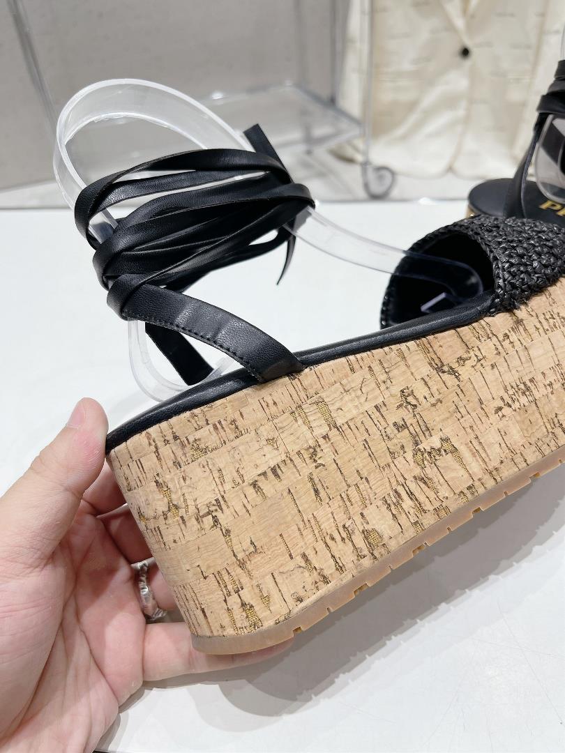 The latest original prada Prada new roman woven wood grain thick soled sandals are release