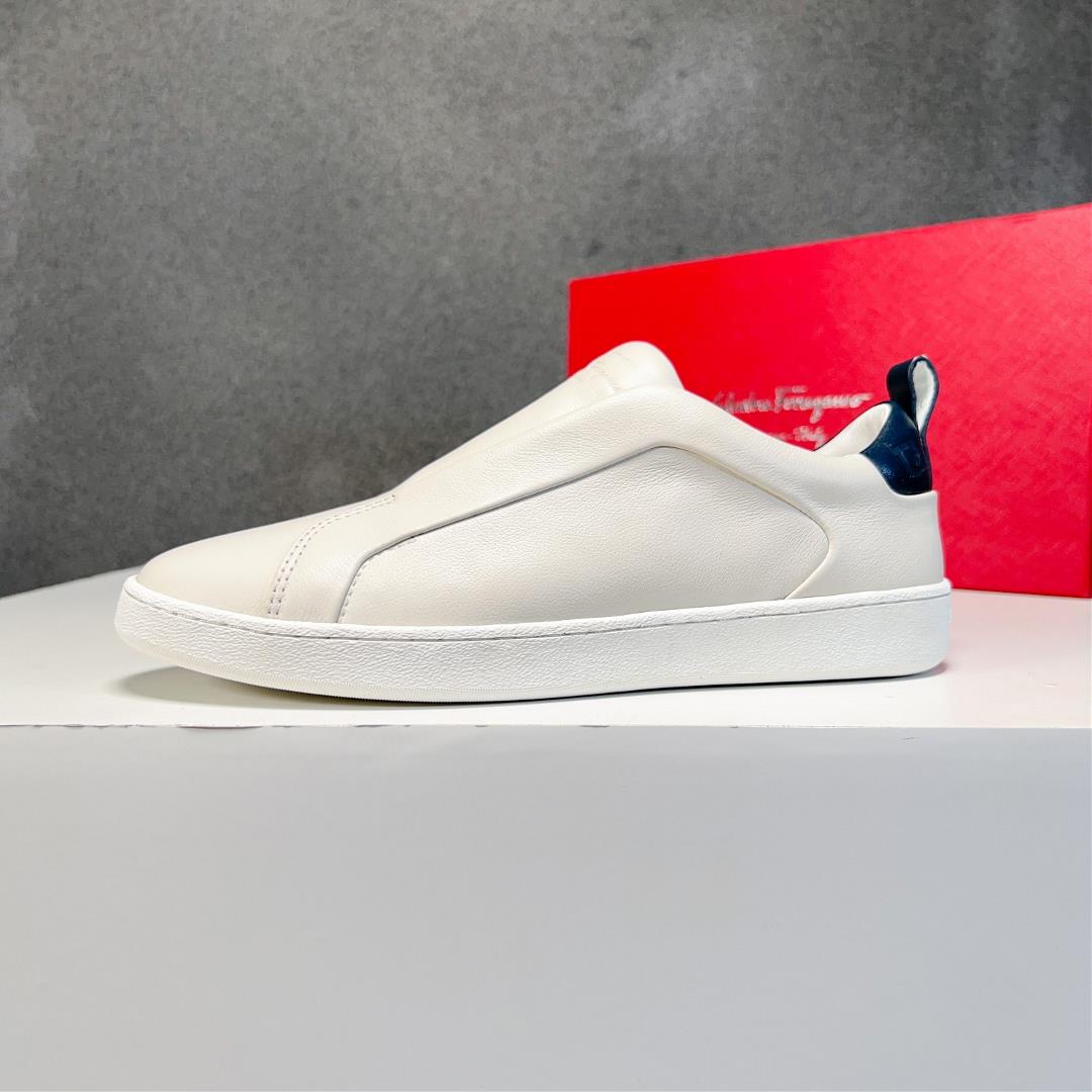 salvatore Ferragamo SpA 2023 mens new casual sneakers are fashionable sporty charmin