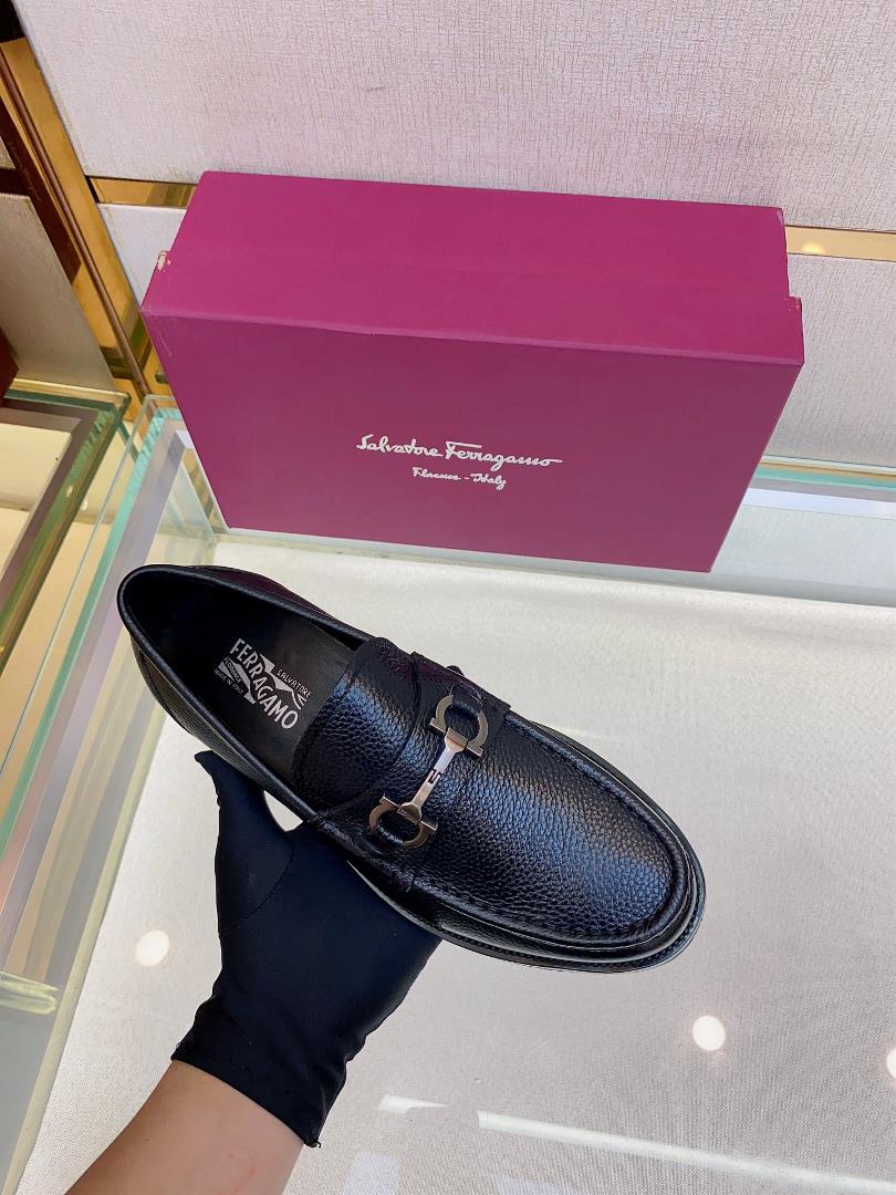 Ferragams mens leather shoesCollection design symbols are interpreted flexibly through modern 