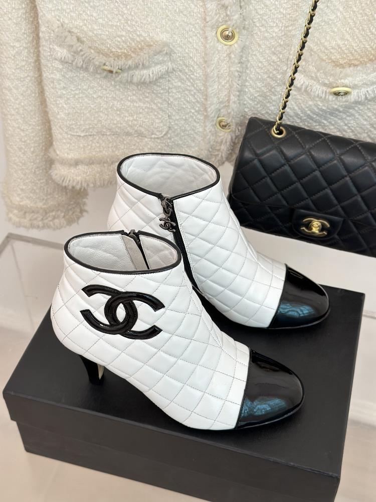 Factory price  CHANEL 23c New ProductDouble C diamond checkered high heeled short bootsThe