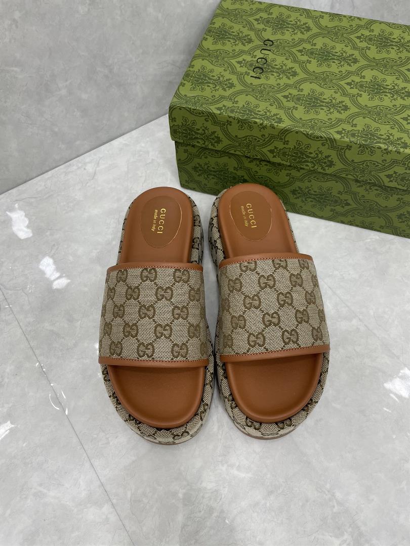 GUCCI New Womens Large GG Waterproof Platform Slippers As an iconic symbol of the brand the logo e