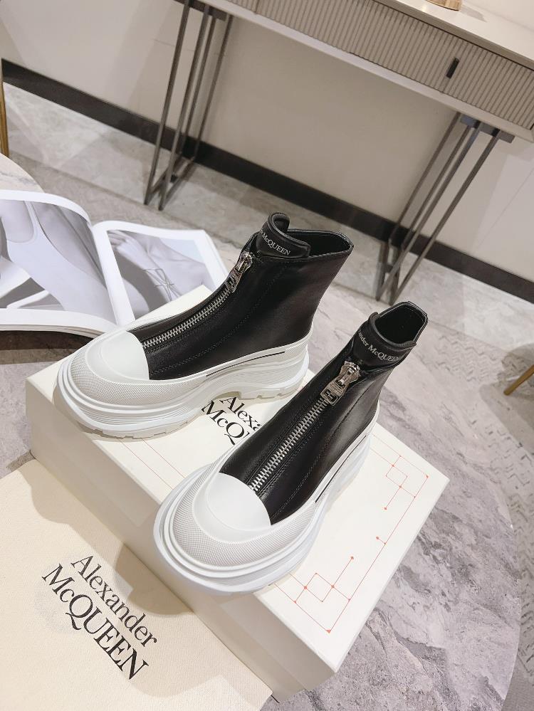 All white cowhide upper 2023 autumn and winter new ALEXANDER MCQUEEN Alexander McQueen tre