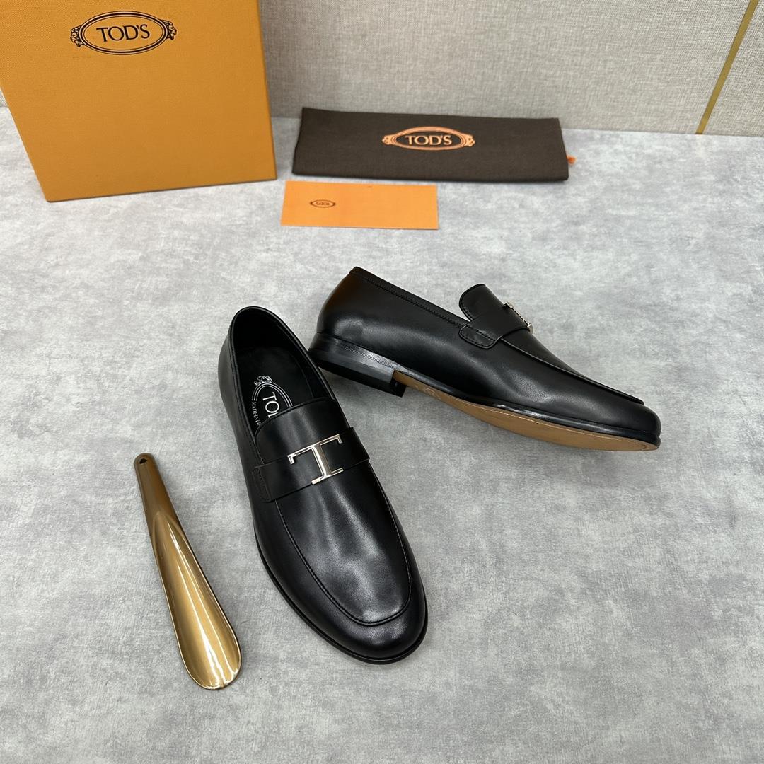 TODS new product Tods T Timeless leather This Slipon shoe are simple and elegant in desi