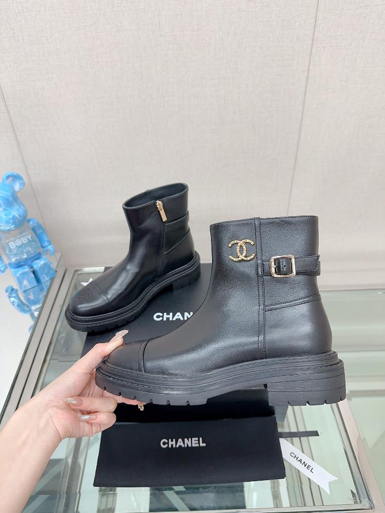 23Ss Autumn and Winter New Channel Small Fragrance Smooth Face Double C Buckle Short Boots