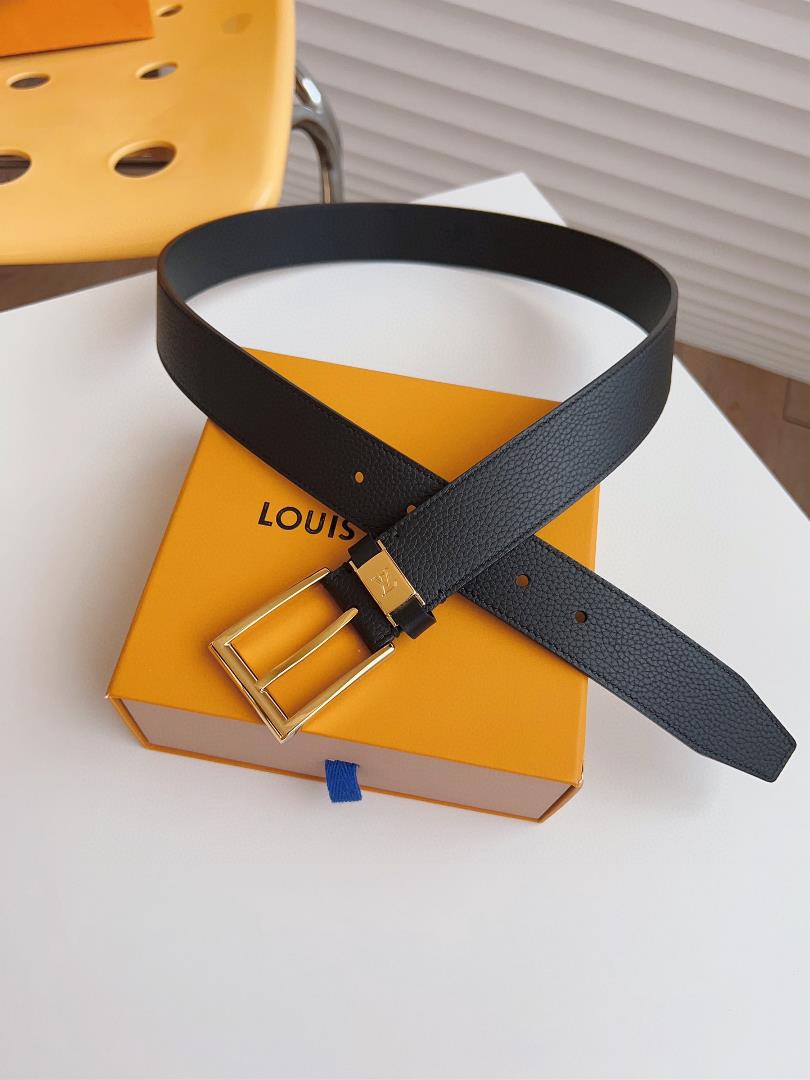 The LV CITY PIN waistband outlines smooth lines in a classic style exuding a calm busines