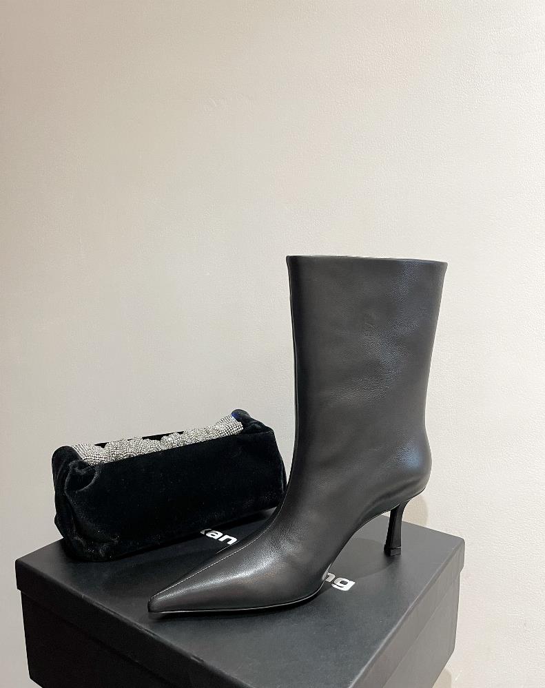 Alexander Wangs 2023 AutumnWinter New Short BootsThe original toplevel replica style i