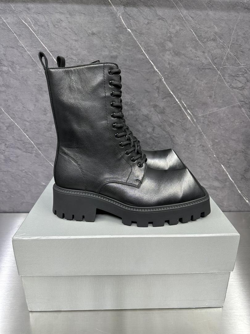 The toplevel version 2023 Balenciaga Triples is the worlds hottest fashion trend shoe fr