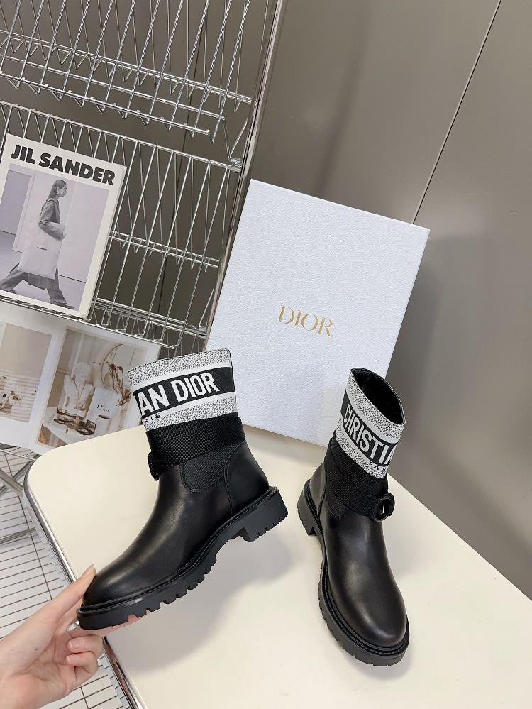 400 Dior Classic Autumn and Winter Knight Boots featuring a variety of celebrity internet