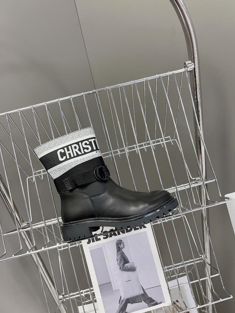 400 Dior Classic Autumn and Winter Knight Boots featuring a variety of celebrity internet